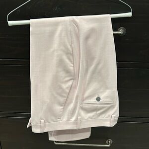 Express men’s light pink slim fit, narrow straight leg. Size 29x30